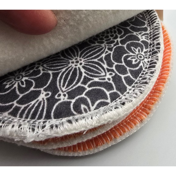 NIP Marleys Monsters Washable Reusable Nursing Pads 3 Pack Grey Polka Dot - Picture 6 of 7